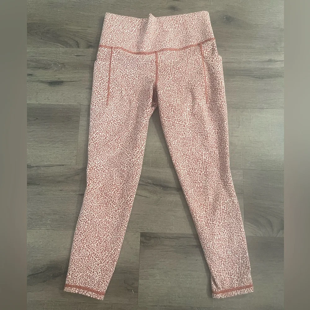 Athleta Salutation Stash II Pocket Tight - Picture 2 of 6